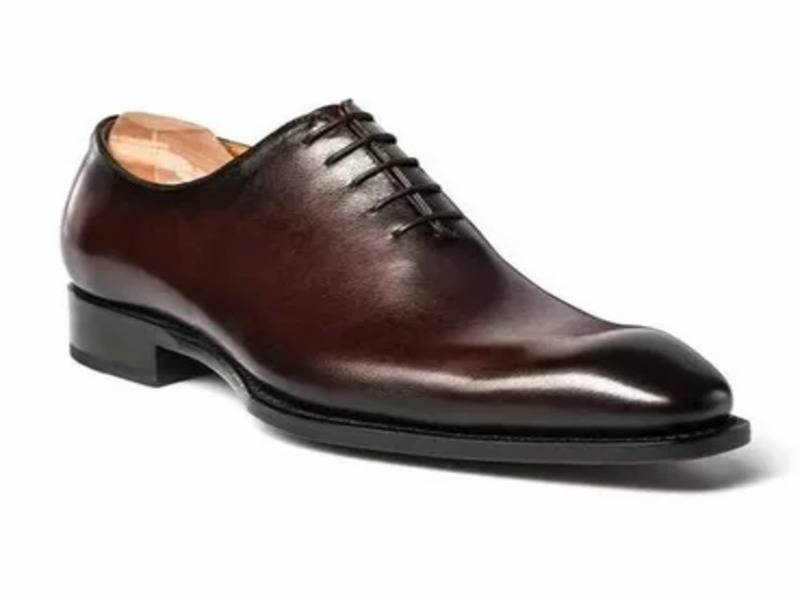 Hand-burnished Italian wholecut Oxford leather shoes for men, perfect for formal occasions